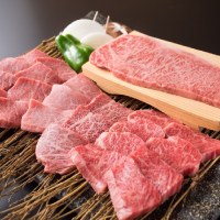 牛肉のおいしいところだけ盛り合わせ♪ぜいたく盛　8,800円(税込)