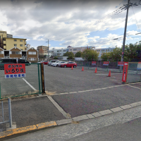 駐車場13台完備しております。※5,000円以上ご飲食のお客様は2時間無料のコインパーキングもございます！